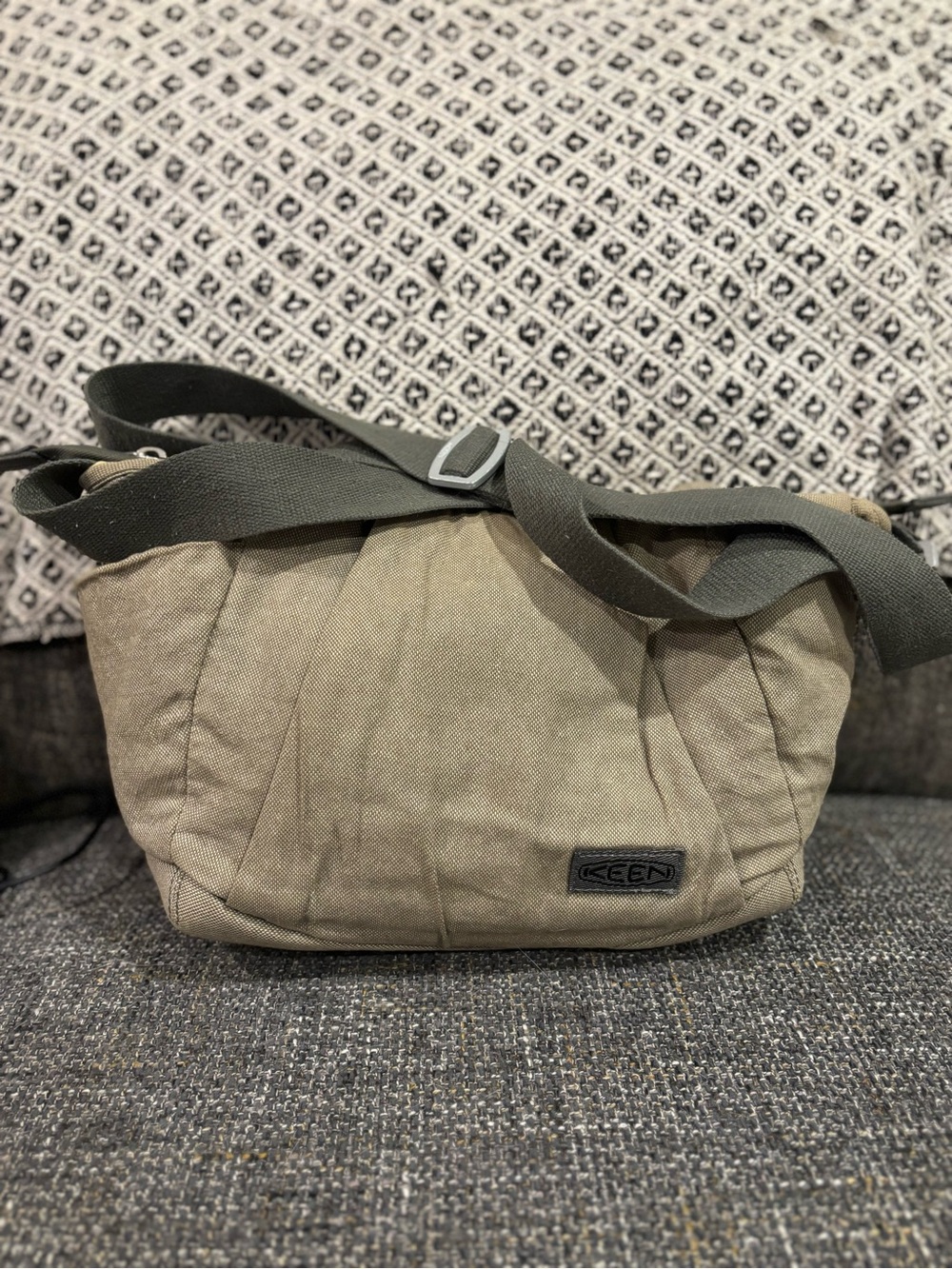 Keen Olive Canvas Shoulder Bag with Dark Strap-lots of room and pockets